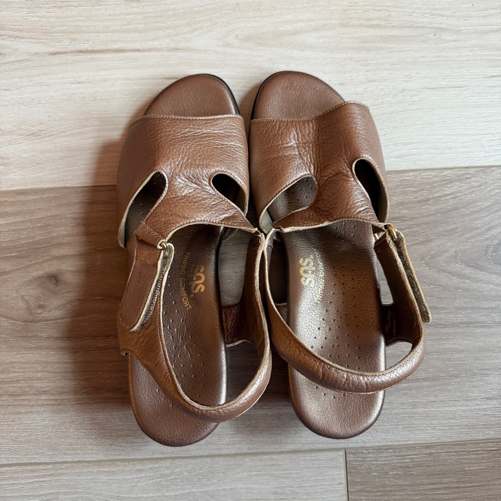 SAS Women's Brown Sandals - Picture 2 of 8